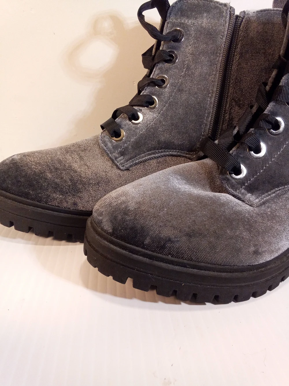 Mossimo Supply Co. Women’s Gray Velvet Sz 6 Combat Ankle Boots Lace Up Side Zip